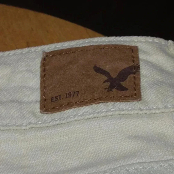 AMERICAN EAGLE Outfitters Shortie Stretch Patch Light Wash Jean Shorts Size 4 - Picture 5 of 7
